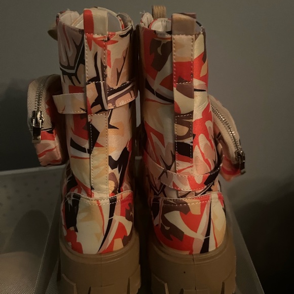 Cape Robbin Monalisa Combat Boots for Women with Side Zipper and Pouch - Picture 7 of 7